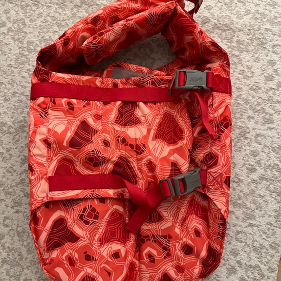 Hurtta dog life saviour jacket - Picture 6 of 10